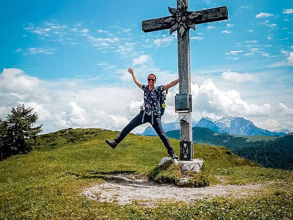 Wilder Kaiser Koasa Trail Wandern Etappe 4 Gipfelkreuz des Baumooskogels