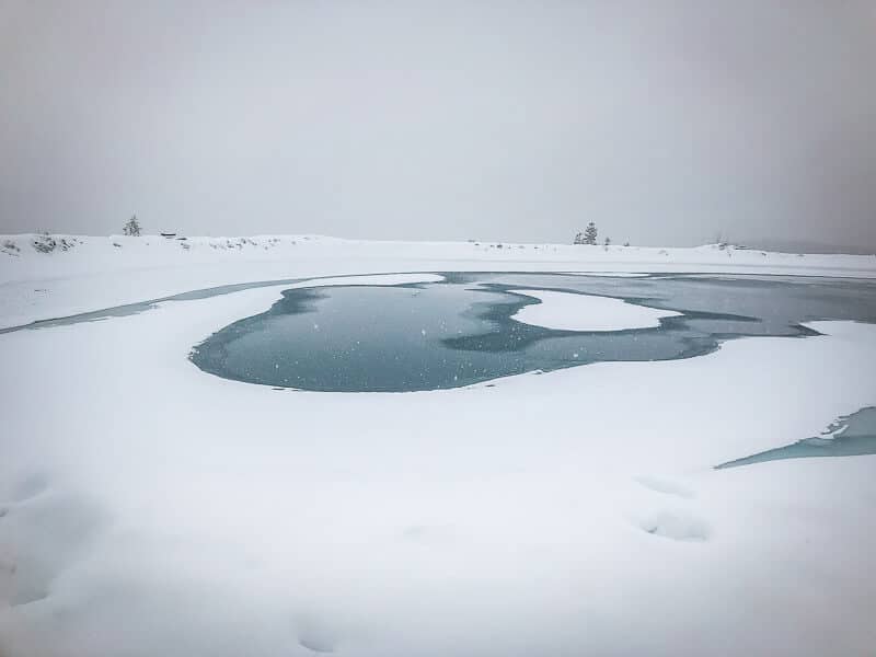 Pillerseetal Speicherteich an der Mittelstation der Fieberbrunn Bergbahnen