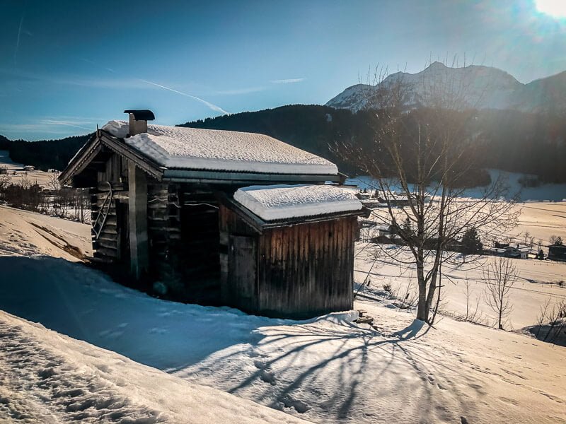 Pillerseetal Verschneite Landschaft auf dem Weg von Hochfilzen nach Fieberbrunn