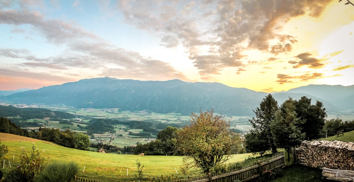 Aussicht von der Terrasse des Gasthofs Kolmwirt auf dem Hühnersberg