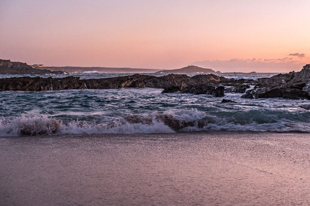 Fernwanderwege Europa: Atlantischer Ozean und Klippen auf dem Fischerweg in Portugal