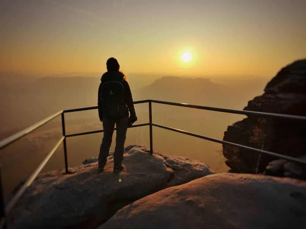 Ausblick vom Lilienstein auf den Nationalpark S&auml;chsische Schweiz bei Sonnenuntergang
