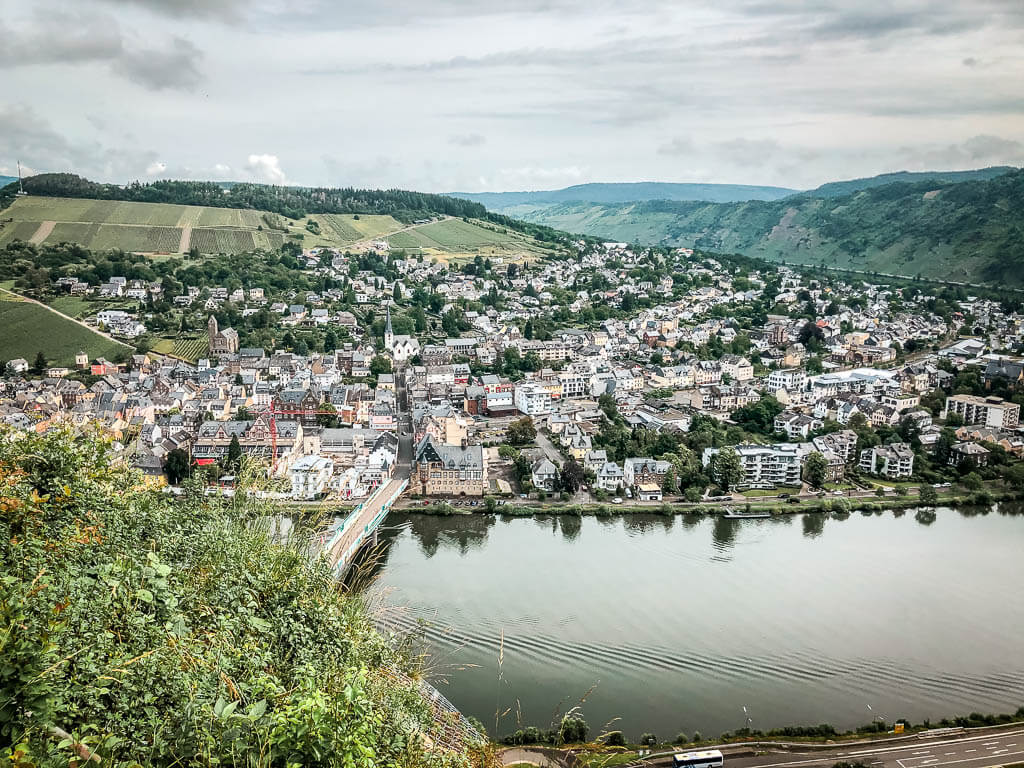 Traben-Trarbach - Ausblick auf die Stadt vom Moselsteig Etappe 13