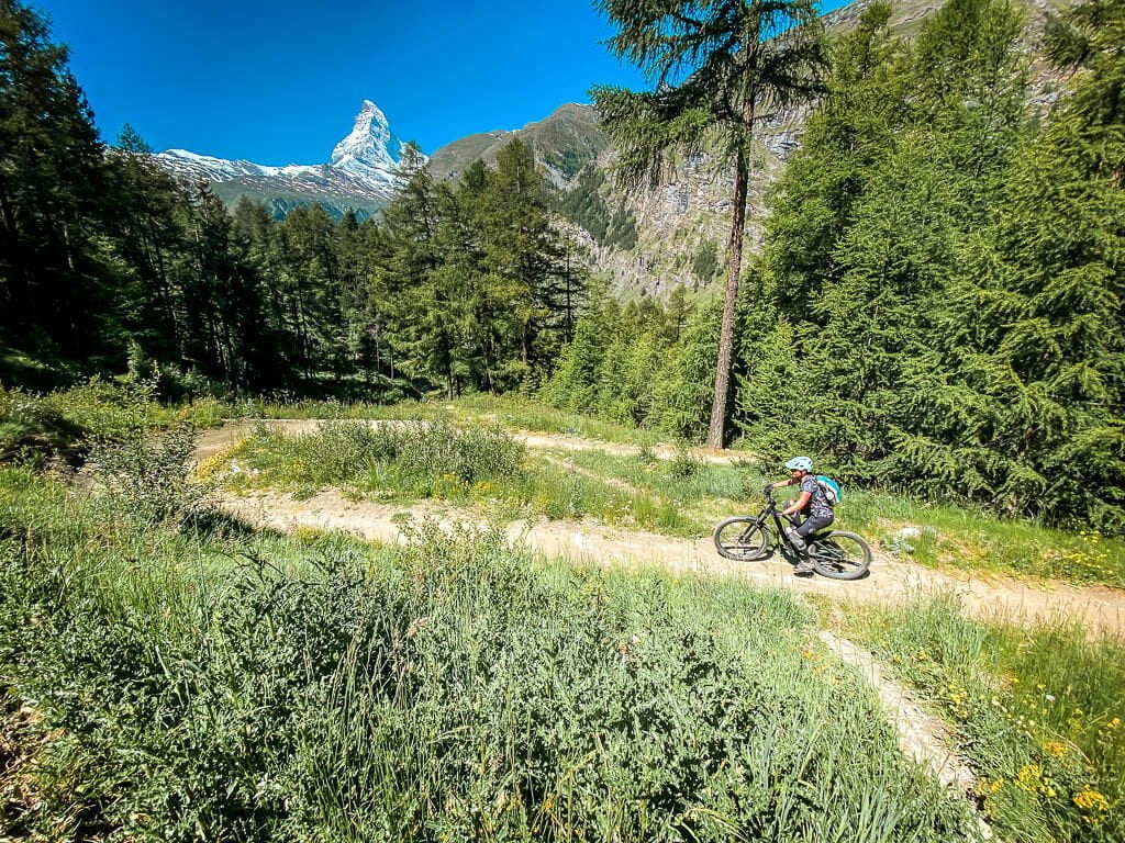 Zermatt Biken auf dem Sunnegga Trail am Matterhorn mit Couchflucht