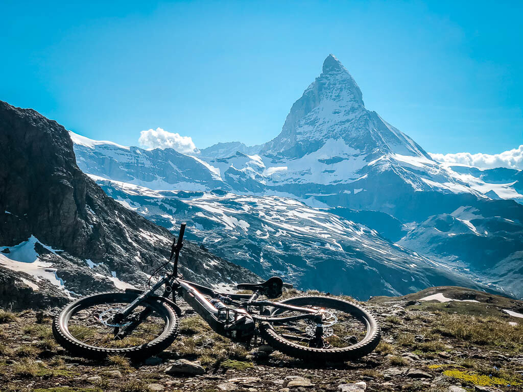 Zermatt Biken - Mountainbike vor dem Matterhorn am Gornergrat