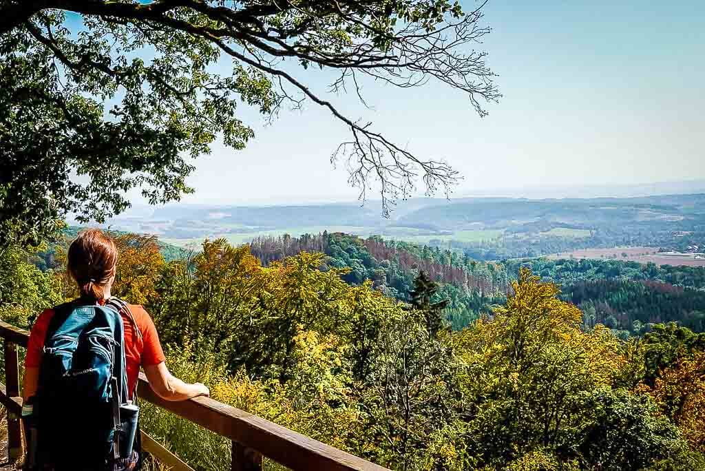 Couchflucht am Aussichtspunkt Roter Schuss auf dem Grünen Band im Naturpark Südharz