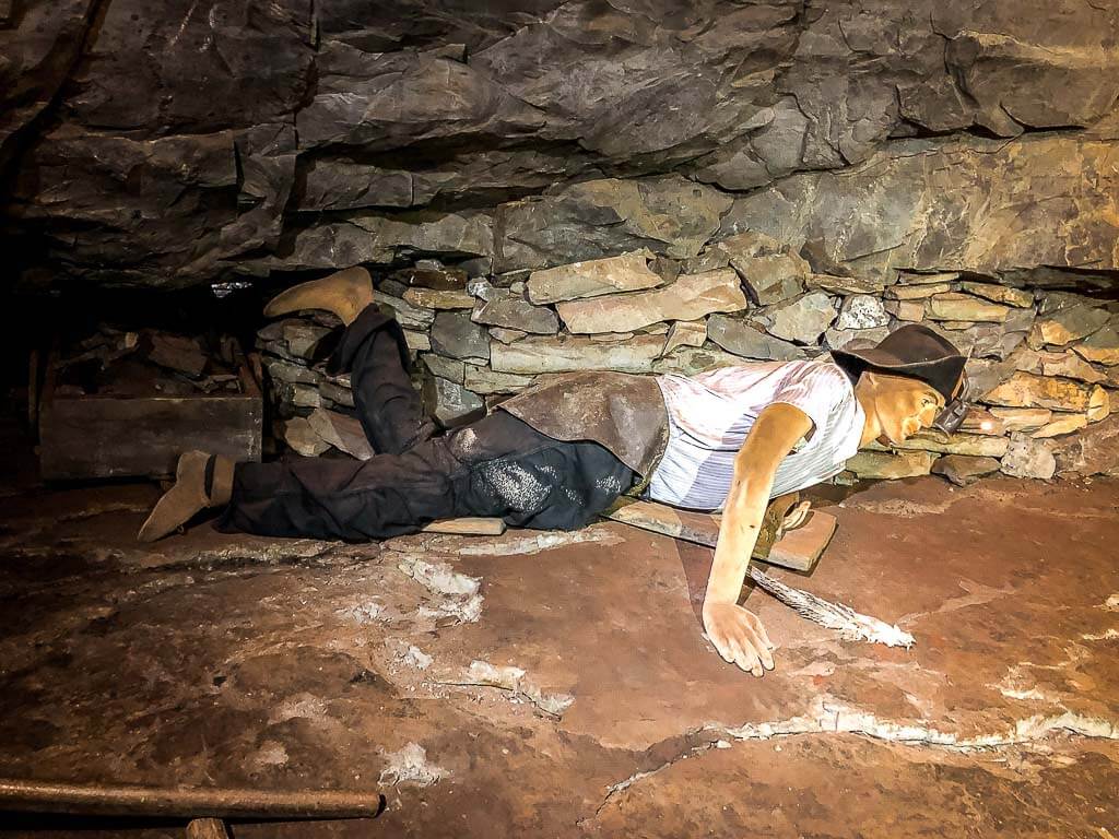Arbeit eines Bergmannes im Kupferschieferabbau im 19. Jahrhundert