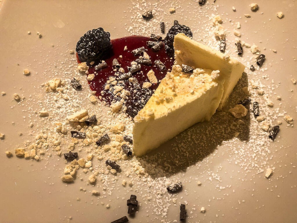 Dessert im Hotel Miraval in Coredo-Wanderung von Meran zum Gardasee