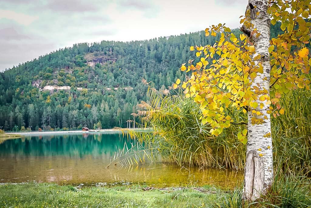 Wanderung von Meran zum Gardasee - See in Cor&eacute;do im Trentino