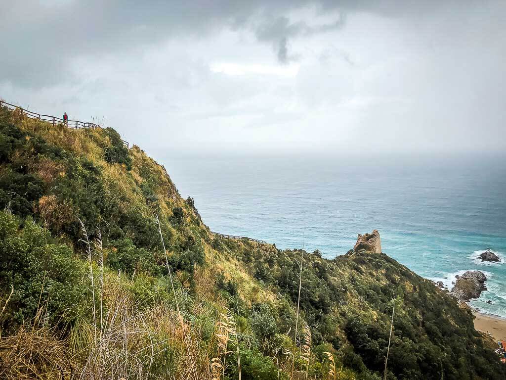 Frosch Sportreisen Wanderung im Cilento zu den Klippen von Ascea auf dem Weg der Liebenden