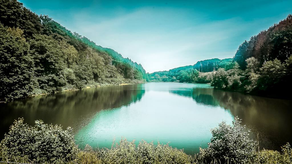 Bergisches Land Wandern an der Diepentalsperre bei Leichlingen