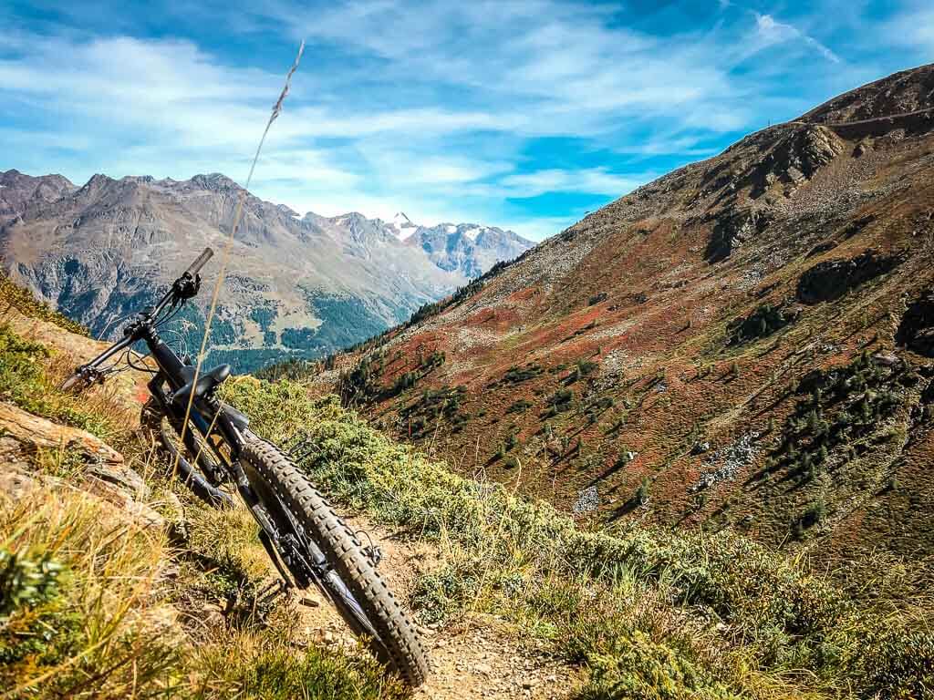 Mountainbike auf einem Trail in der Bike Republic S&ouml;lden im &Ouml;tztal
