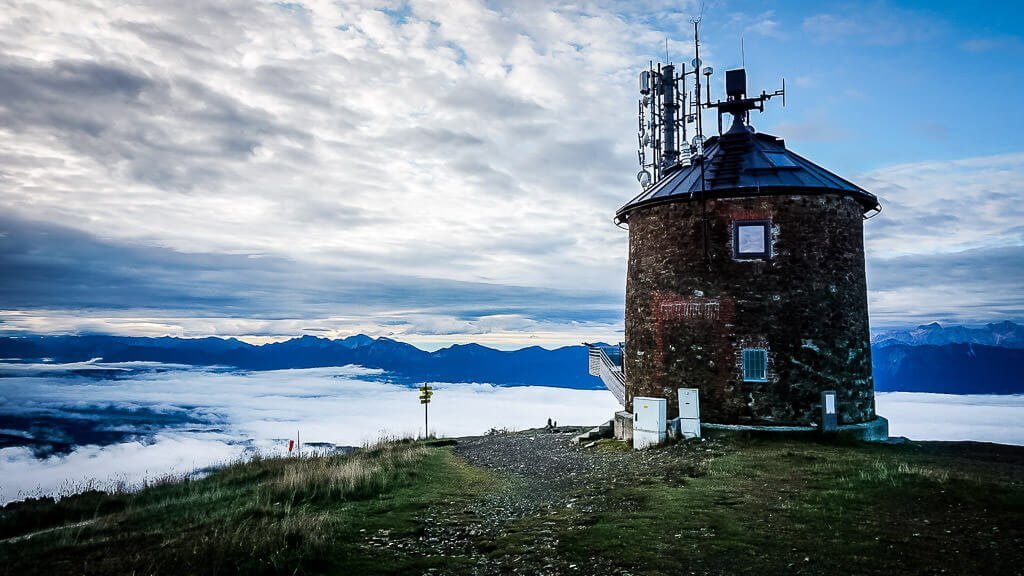 Wolkenmeer und die Gipfel der Karawanken und Julischen Alpen vom Gipfel der Gerlitzen