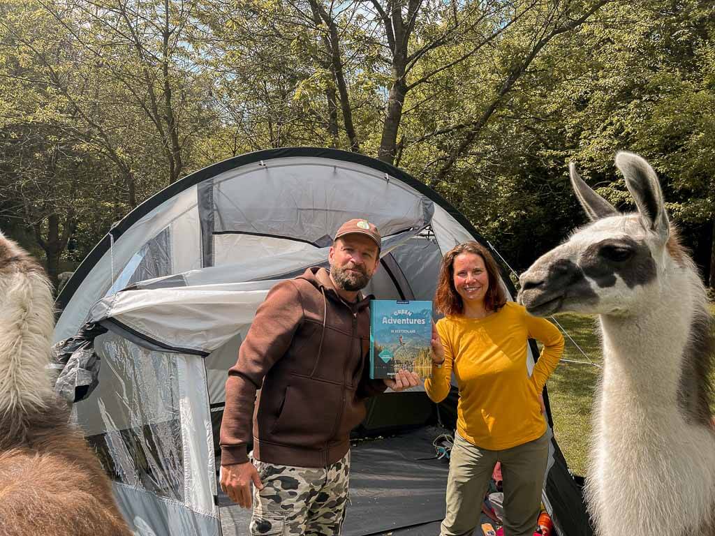 Couchflucht mit Buch Green Adventures und Daniel Hischke von Daniels Kleiner Farm