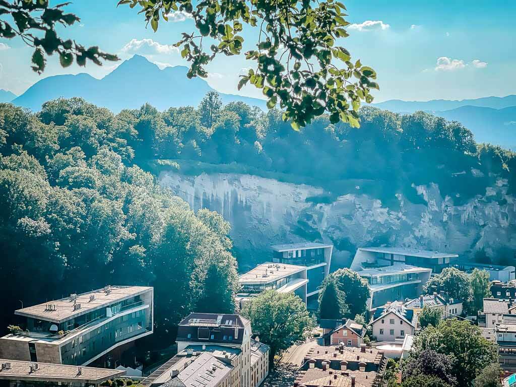 Salzburg wandern am M&ouml;nchsberg mit Blick auf den Rainberg
