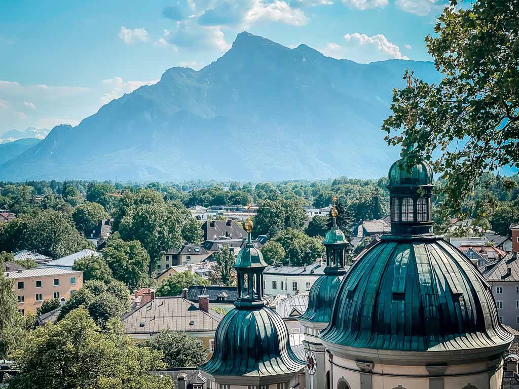 Salzburg wandern zum Festungsberg mit Ausblick auf den Untersberg