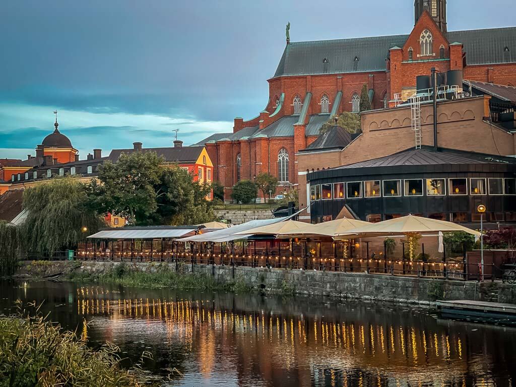 Uppsala Saluhallen am Fyrisan und Dom