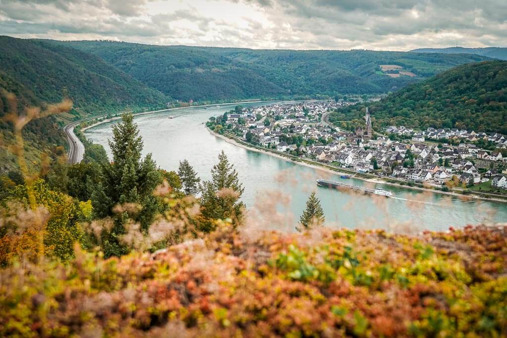 Panoramablick auf den Rhein von der Marksburg im Mittelrheintal