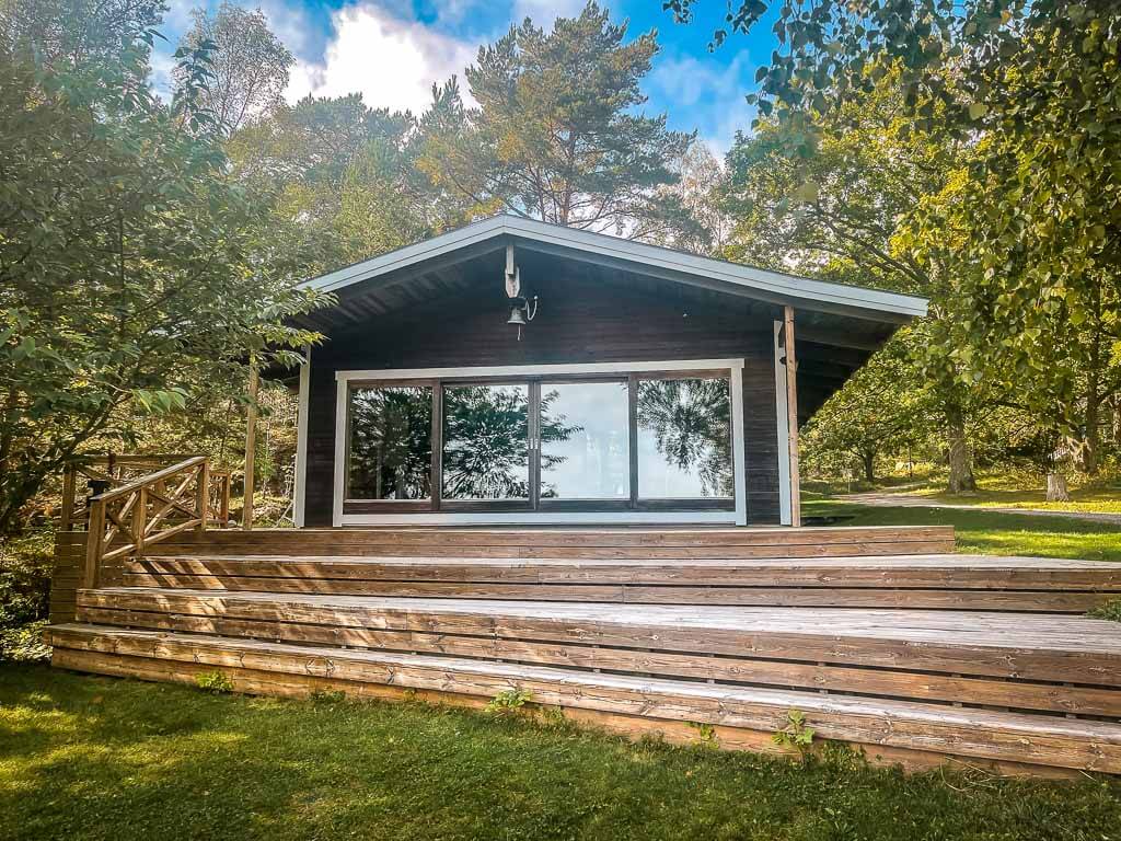 Yogahaus auf Id&ouml;borg im Stockholmer Sch&auml;rengarten