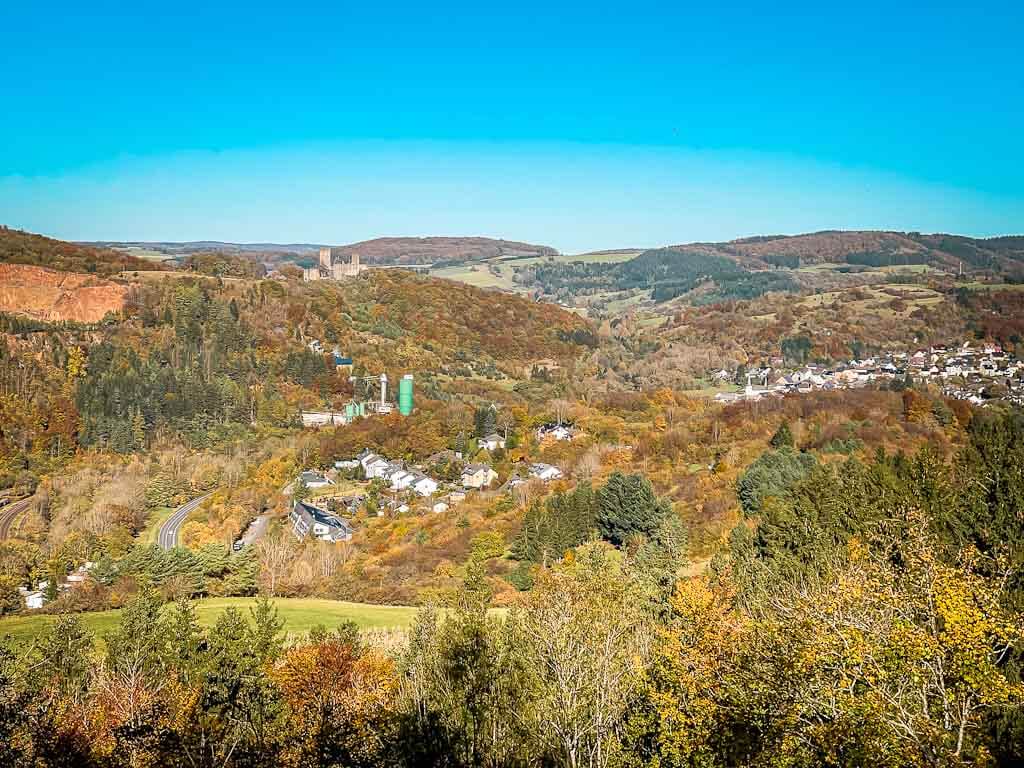 Vulkaneifel-Panorama von der Schutzh&uuml;tte Burgblick bei Gerolstein