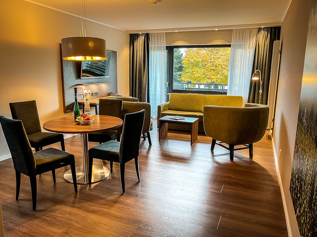 Sporthotel Grafenwald - Komfort Suite Einrichtung