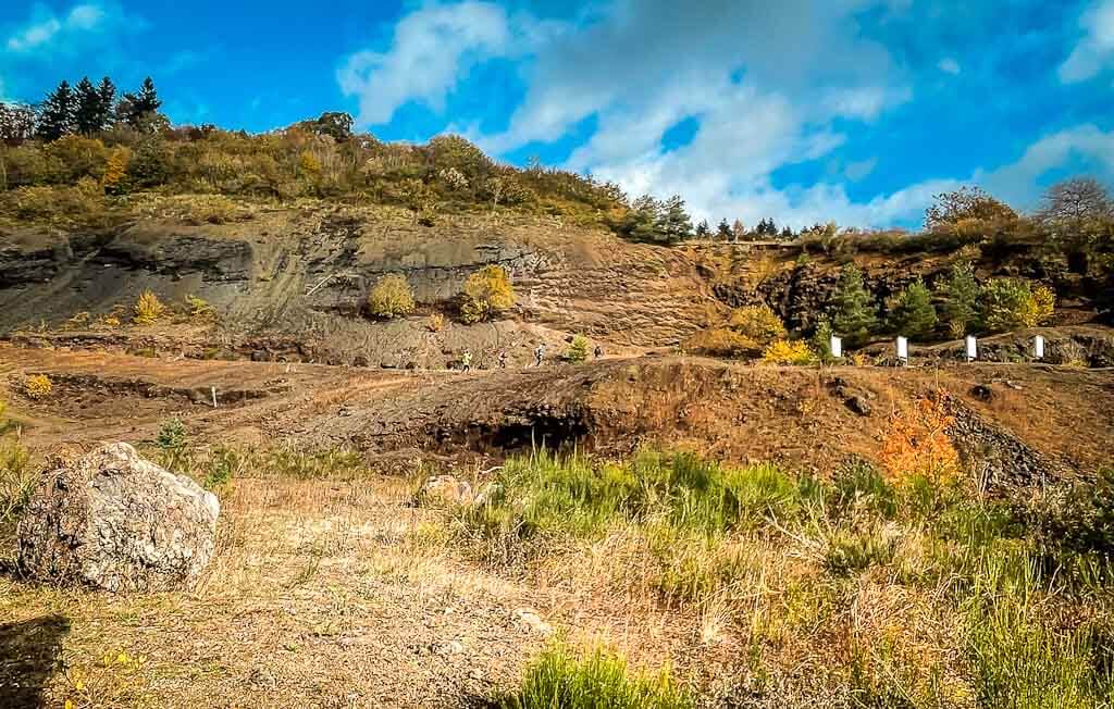 Wandern im Vulkanerlebnispark Mosenberg in der N&auml;he des Sporthotel Grafenberg