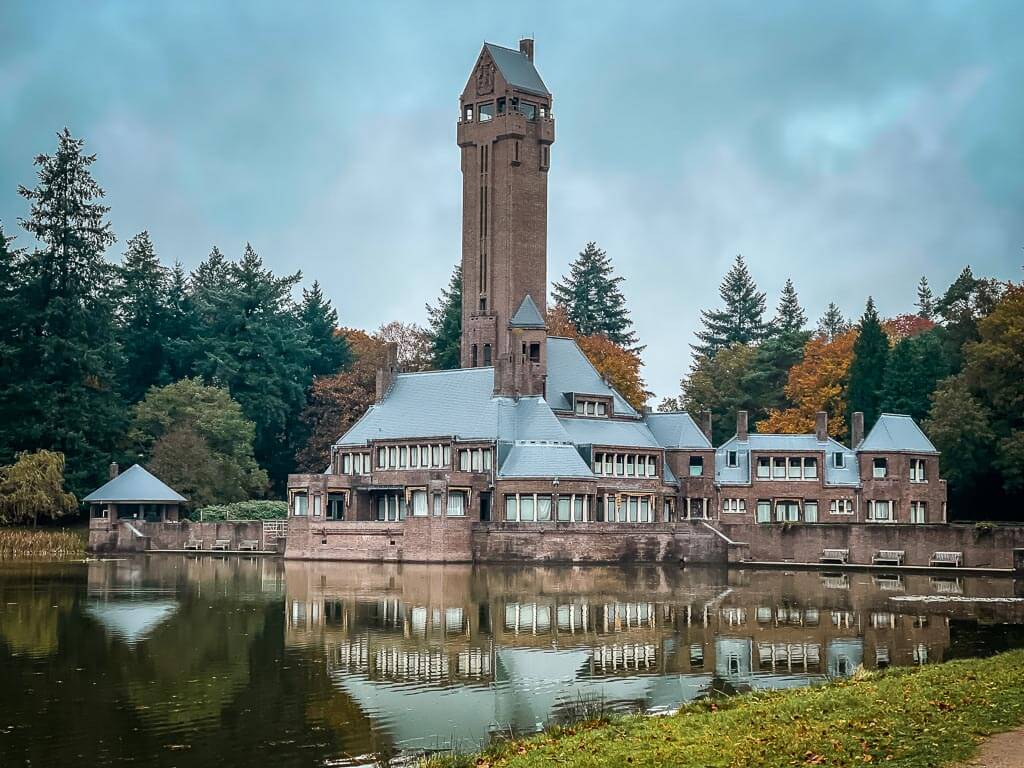 Jagdschloss Sint Hubertus im Nationalpark De Hoge Veluwe