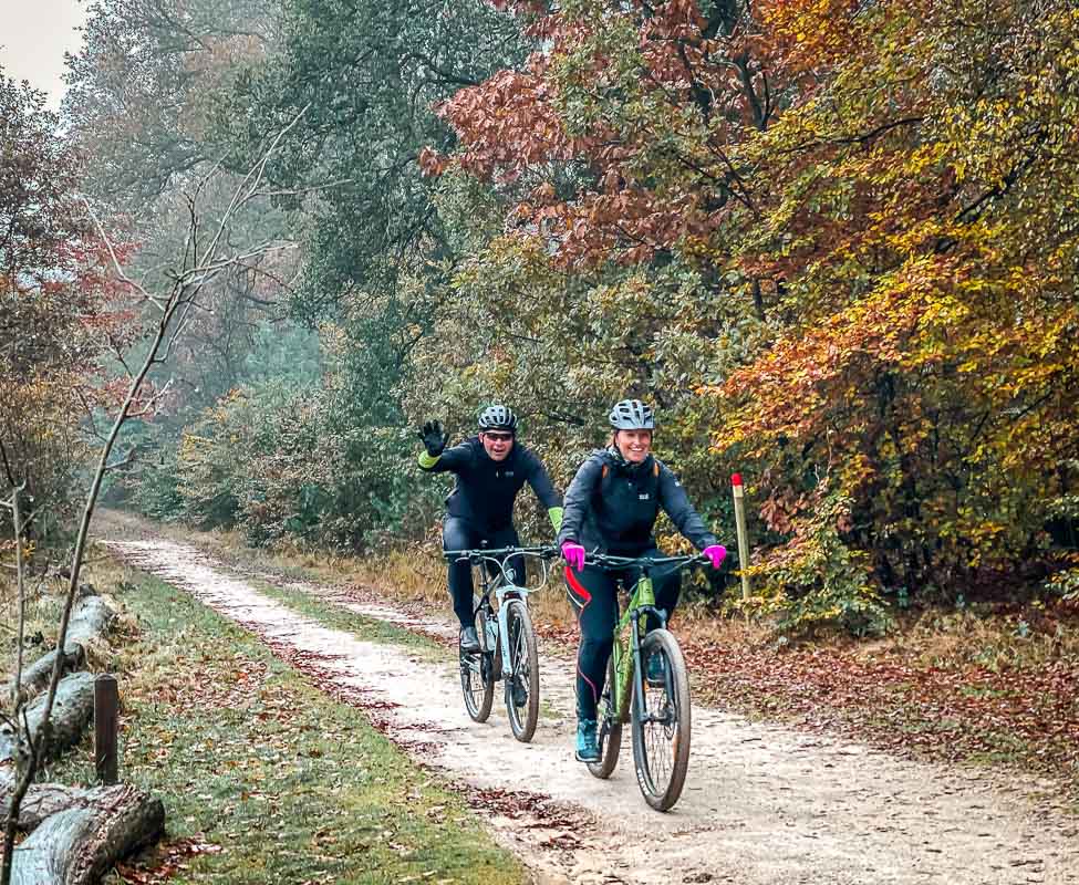 Mountainbiken auf dem blauen Track rund um Ermelo in der Veluwe-Region