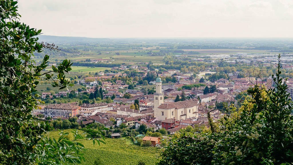 Cormons im Friaul auf dem Alpe-Adria-Trail