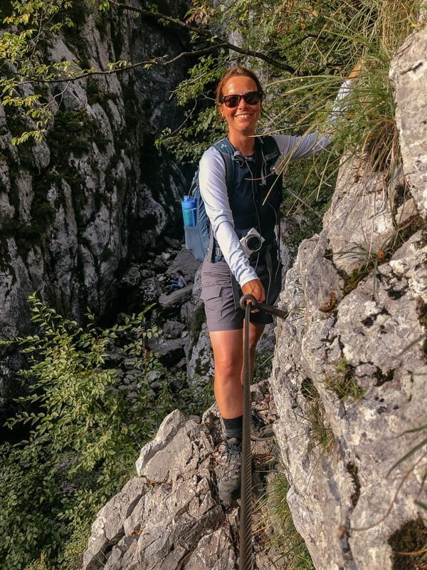 Couchflucht Sabrina Bechtold auf dem Klettersteig zur Soča-Quelle bei Trenta