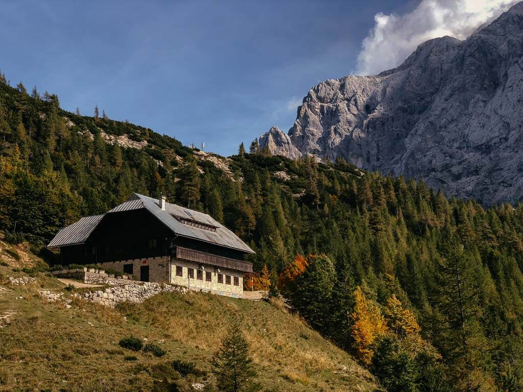 Bergh&uuml;tte auf dem Vrsic Pass bei Kranjska Gora im Triglav Nationalpark