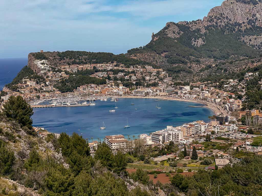 Bucht von Port de S&oacute;ller beim Wandern auf dem GR 221