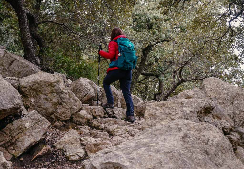 Couchflucht Sabrina Bechtold beim Wandern auf der Trans Tramuntana Tour mit Eurohike Wanderreisen