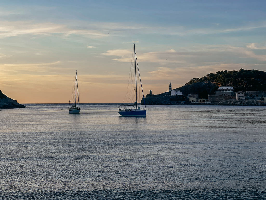 Ruhige Abendstimmung im Hafen von Port de S&oacute;ller