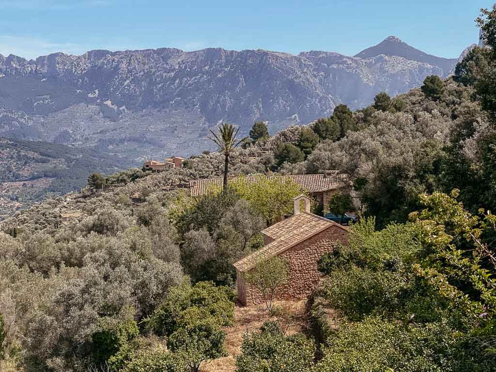 Aussicht von der Finca Son Mico bei Soller ins Tramuntana Gebirge