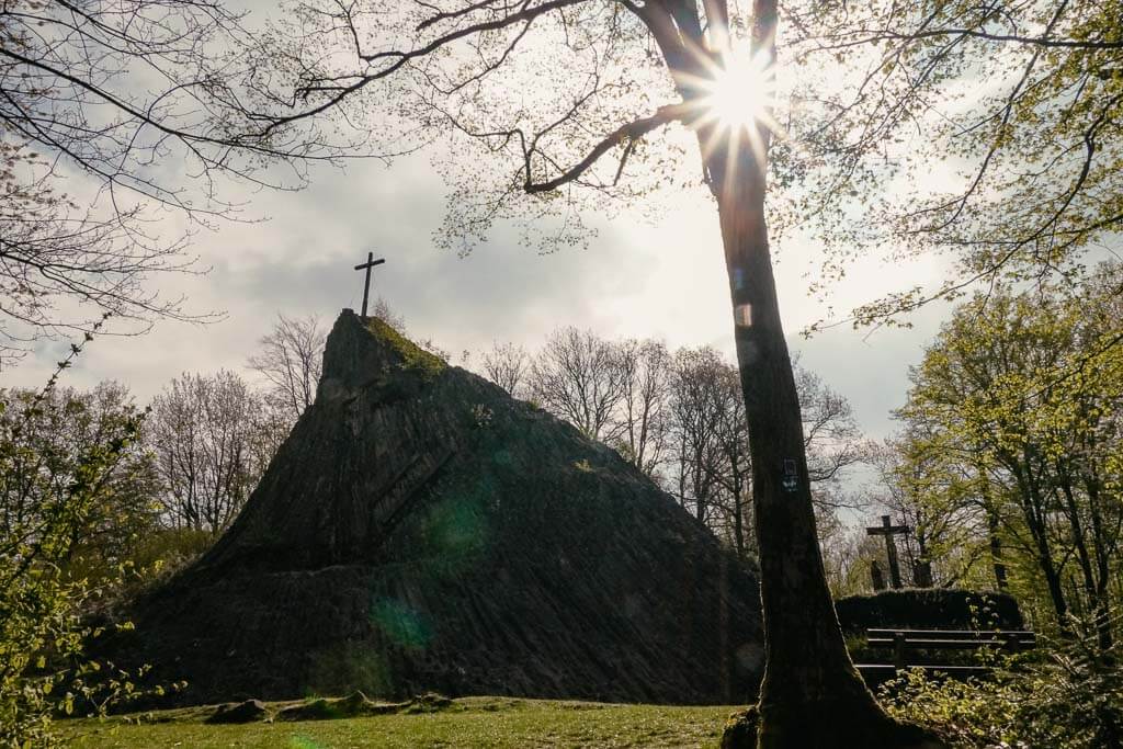 Westerwald Sieg Druidenstein beim Wandern auf dem Druidensteig