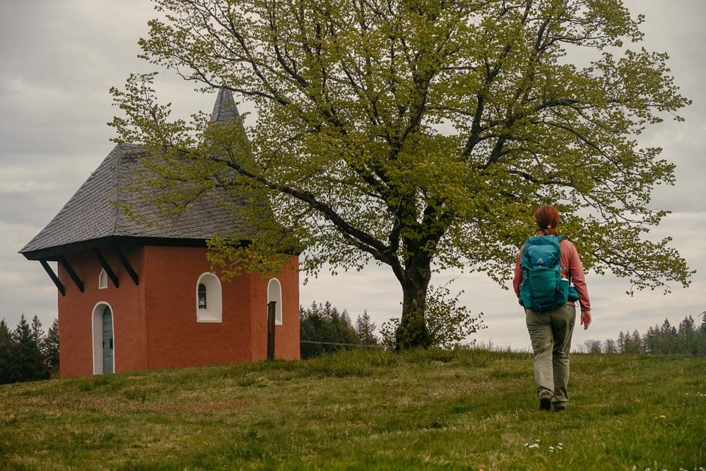 Rote Kapelle beim Wandern auf dem Erlebnisweg Sieg Hexenweg