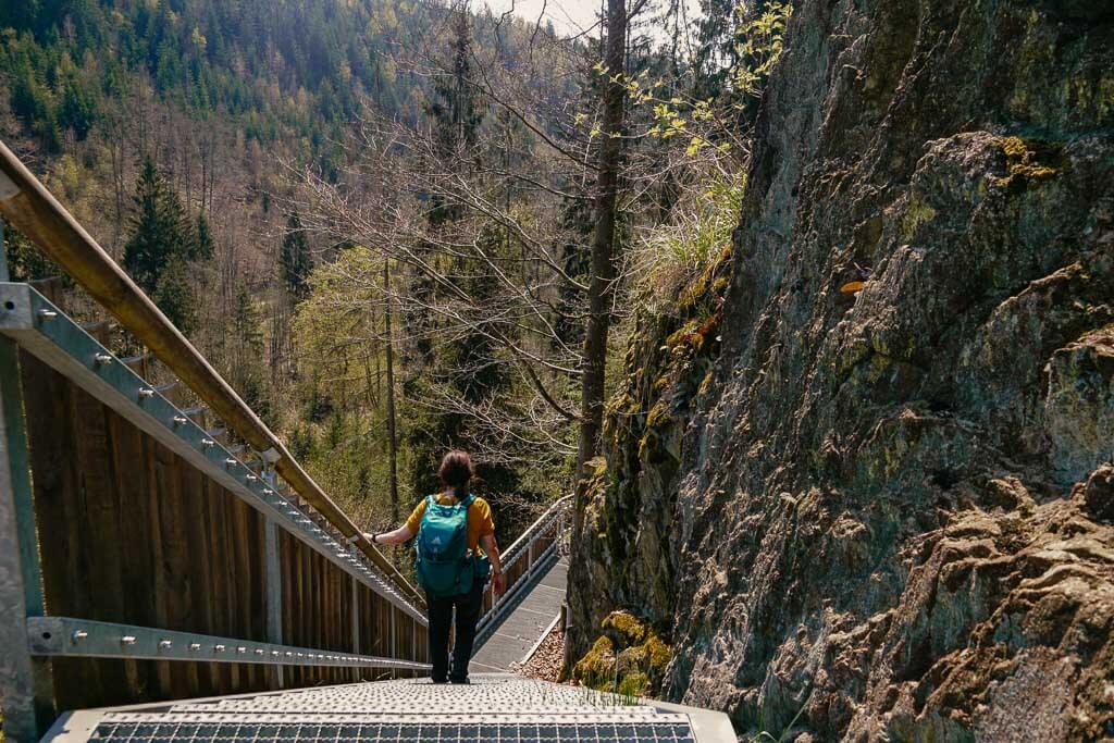 Wandern auf dem Felsenweg im H&ouml;llental - Frankenwald