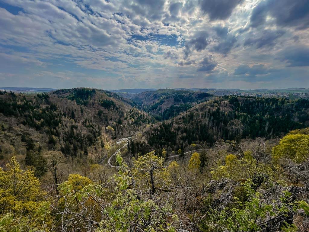 Frankenwald-Panorama vom K&ouml;nig David Aussichtsfelsen im H&ouml;llental