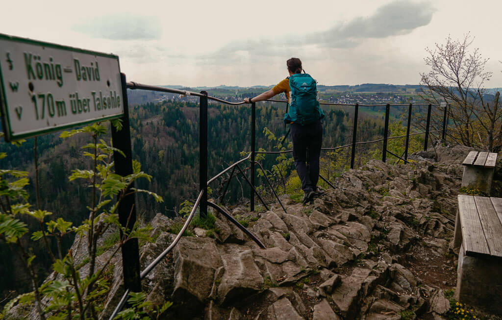 Wandern im Frankenwald am K&ouml;nig David Aussichtsfelsen im H&ouml;llental