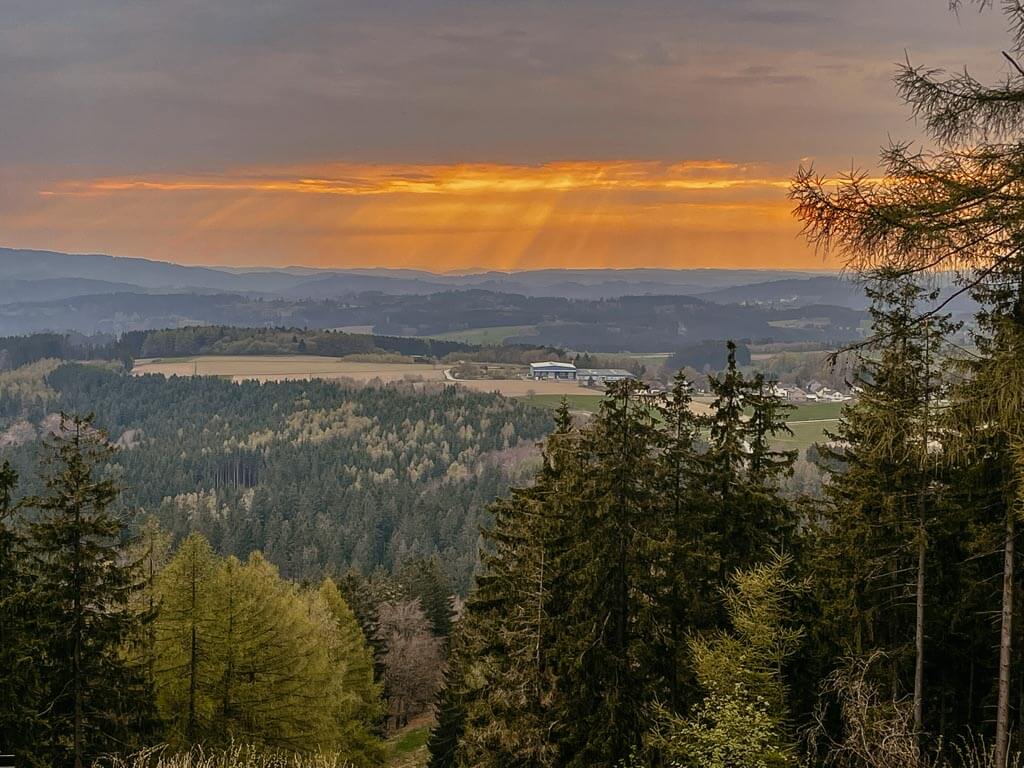 Sonnenuntergang am D&ouml;braberg im Frankenwald