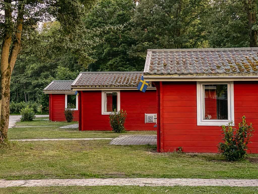 Schwedische Stugas-Holzh&uuml;tten bei Oetdoor in Achterhoek