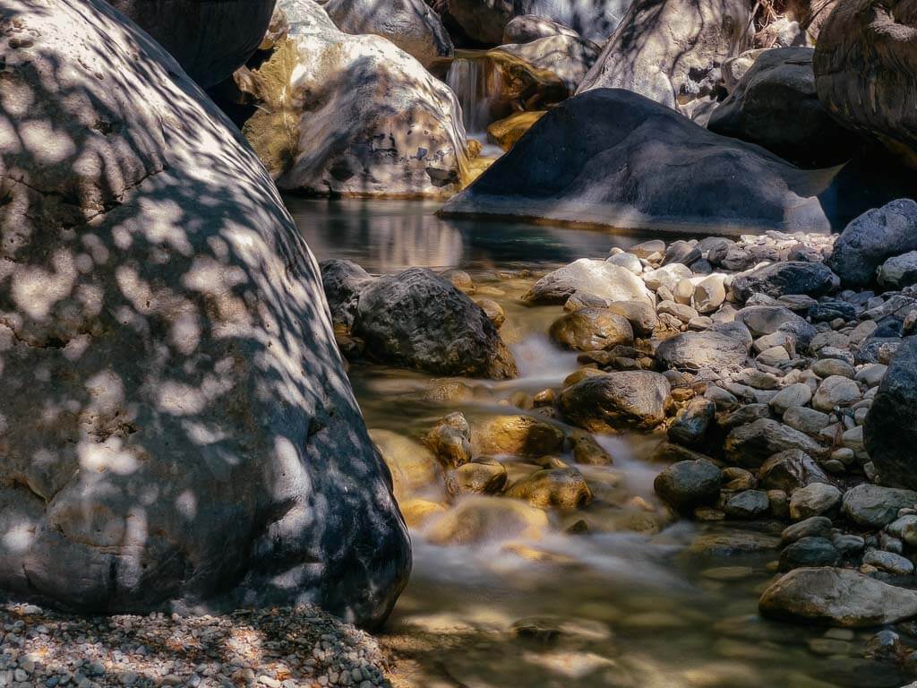 Kretas Schluchten - Wasser und Felsen in der Samaria Schlucht