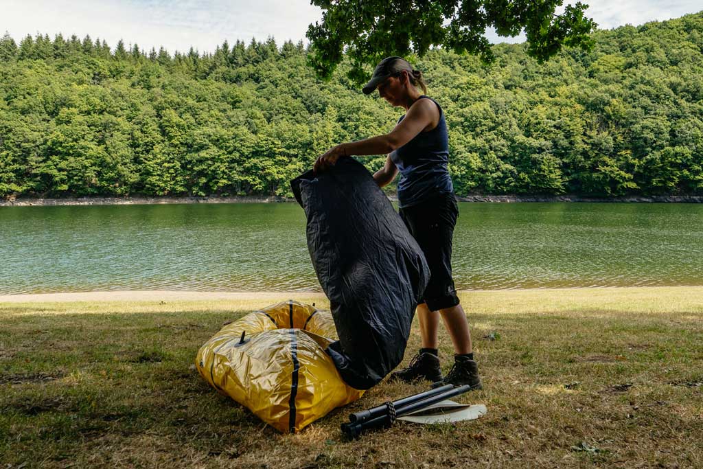 Packraft Trail Luxemburg - Packraft aufblasen - mit Inflation Bag Luft sammeln