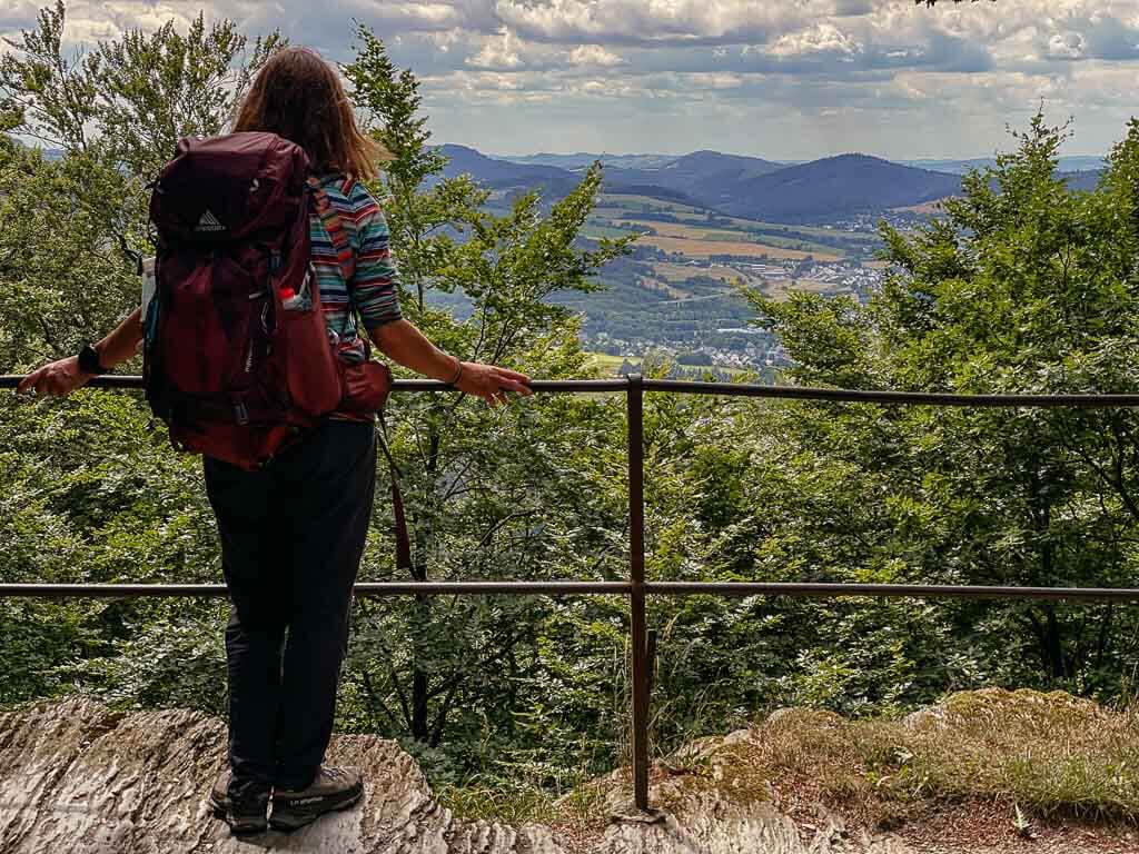 Sauerland-Panorama an der Kapelle auf dem Borberg bei Brilon