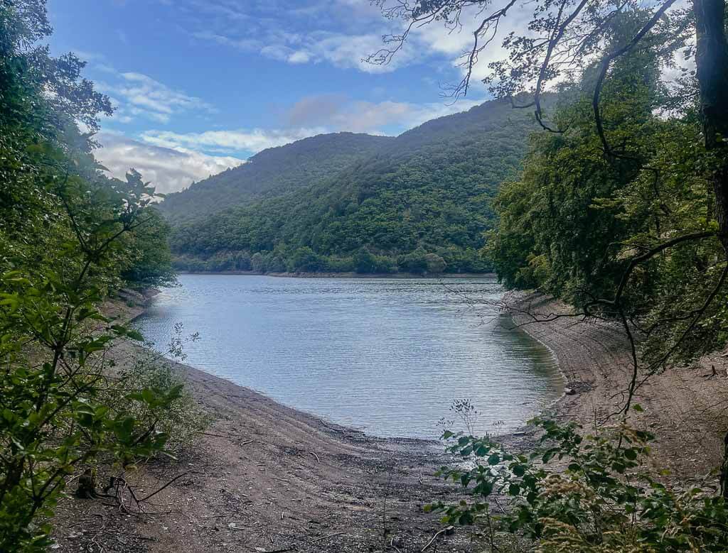 Naturstrand am Diemelsee im Sauerland