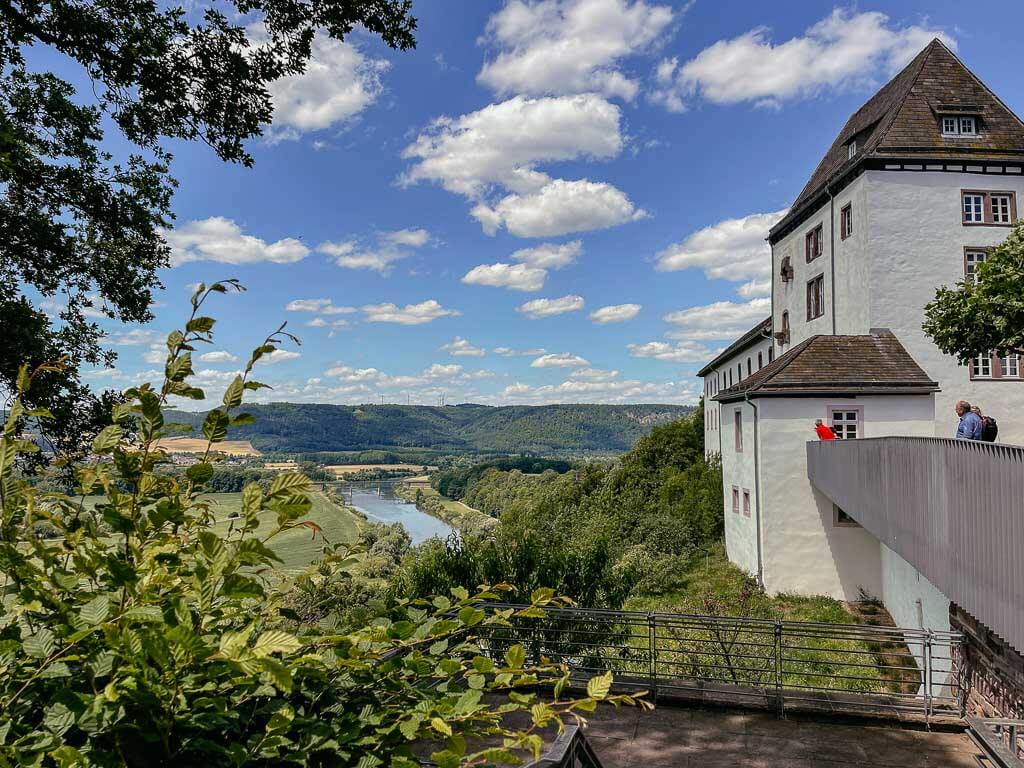 Weser-Panorama von der Aussichtsterrasse des Schloss F&uuml;rstenberg
