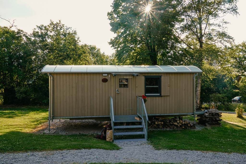 Waldarbeiterwagen in der Wagenburg Solling in Neuhaus