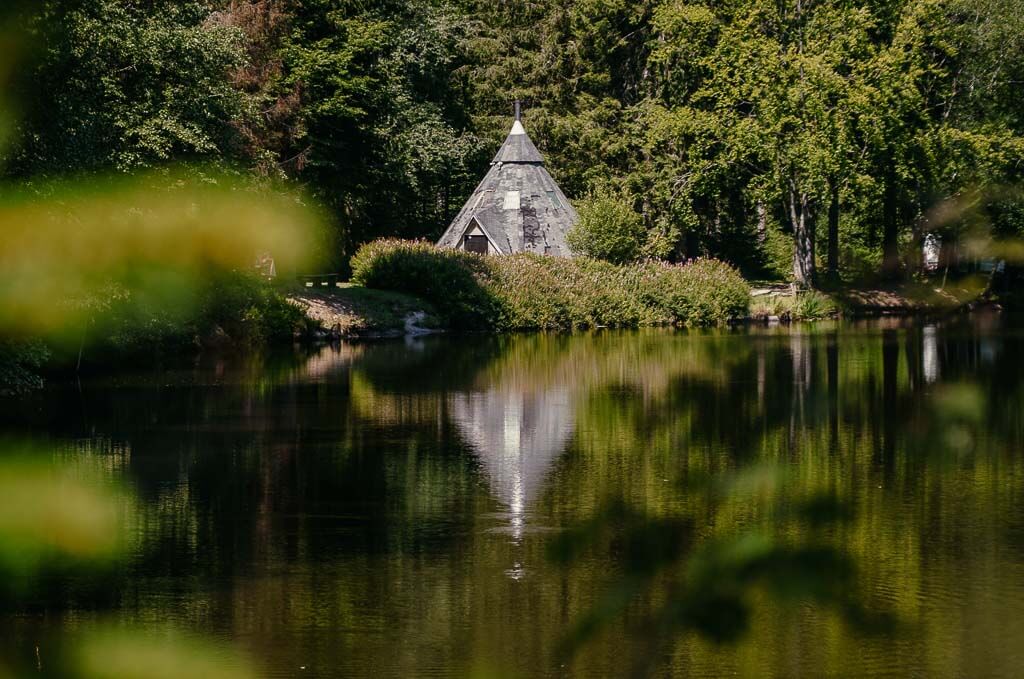 Sch&ouml;neck im Vogtland - Meilerh&uuml;tte und See