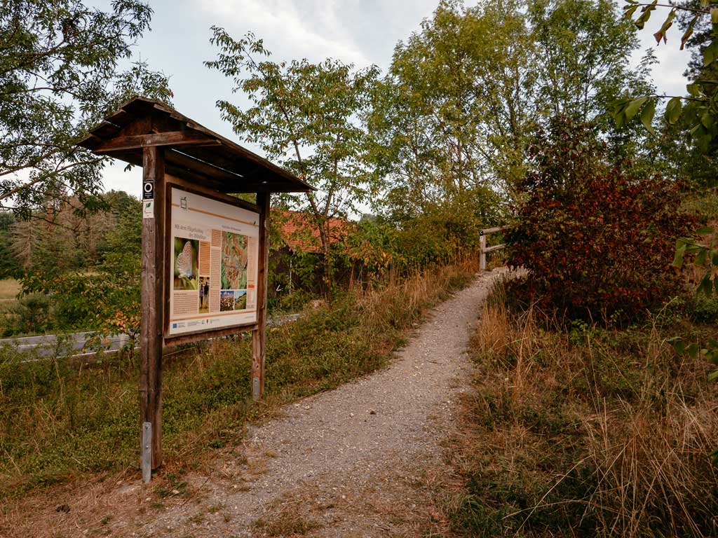 Infotafel am Einstieg Hitgenheierweg beim Wandern im Teutoburger Wald